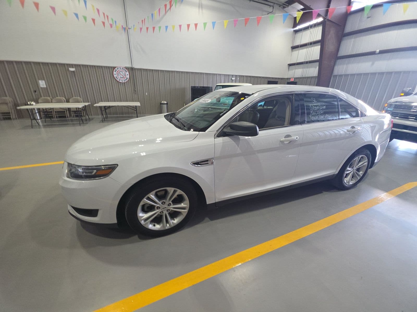 2018 FORD TAURUS SE