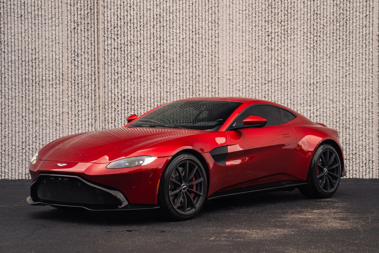 2019 ASTON MARTIN VANTAGE Base