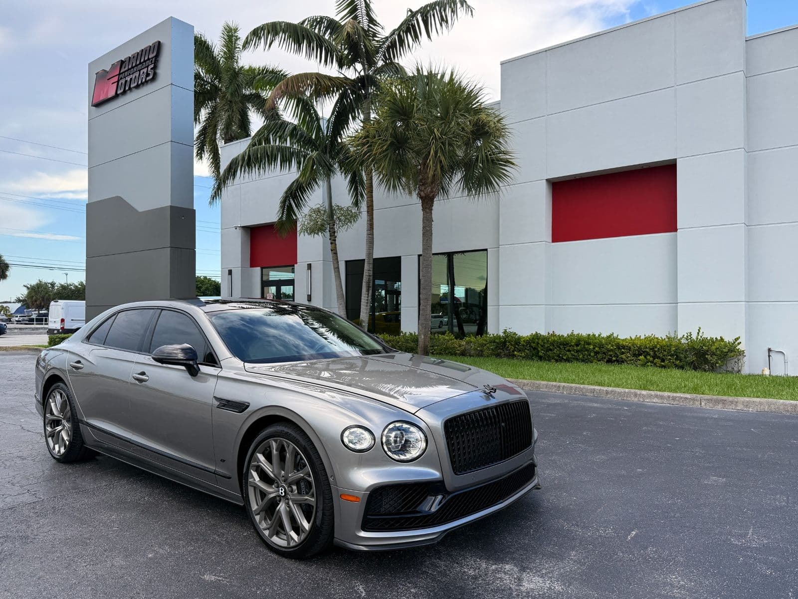 2023 BENTLEY FLYING SPUR V8 S