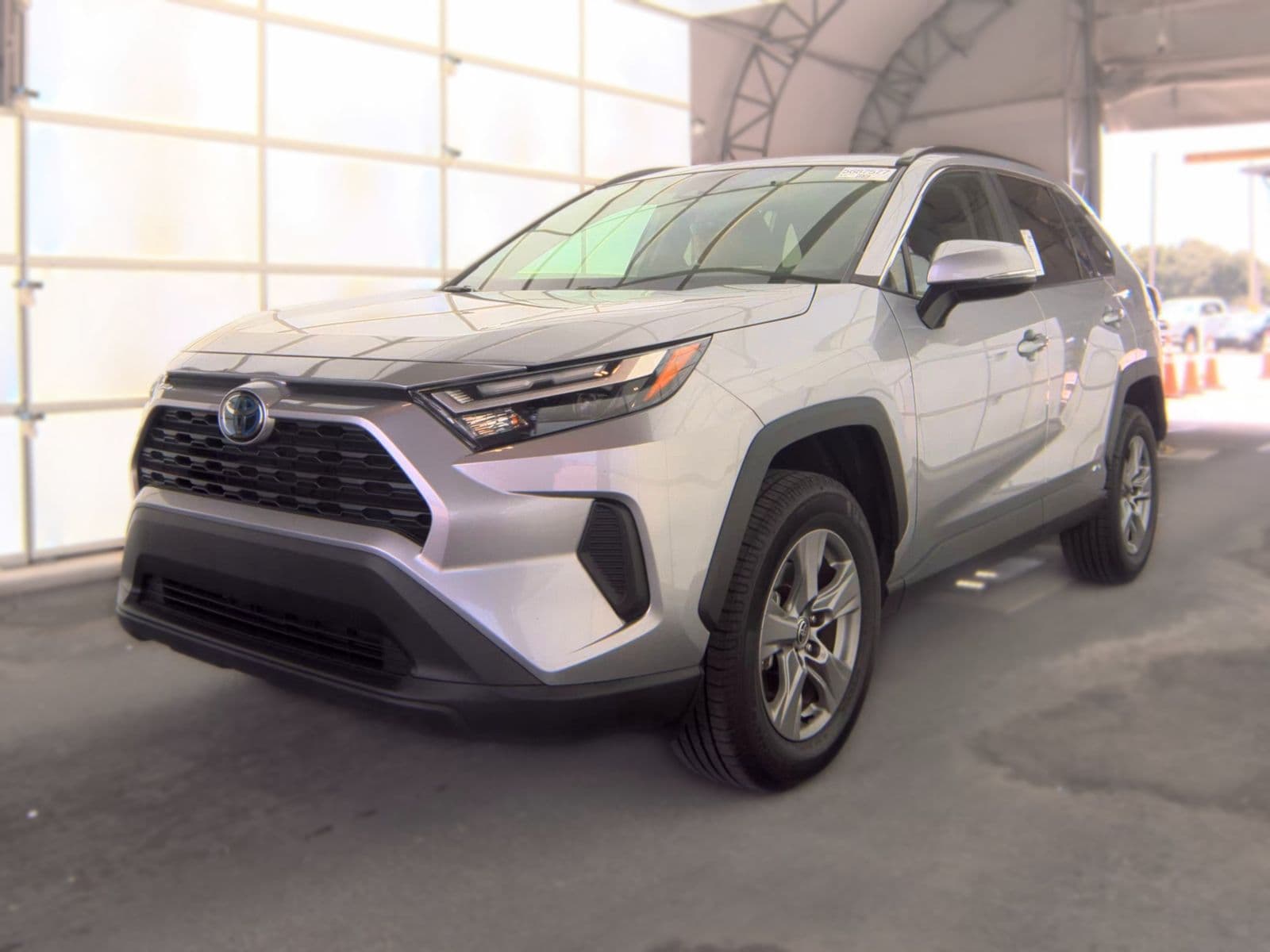 2023 TOYOTA RAV4 HYBRID XLE