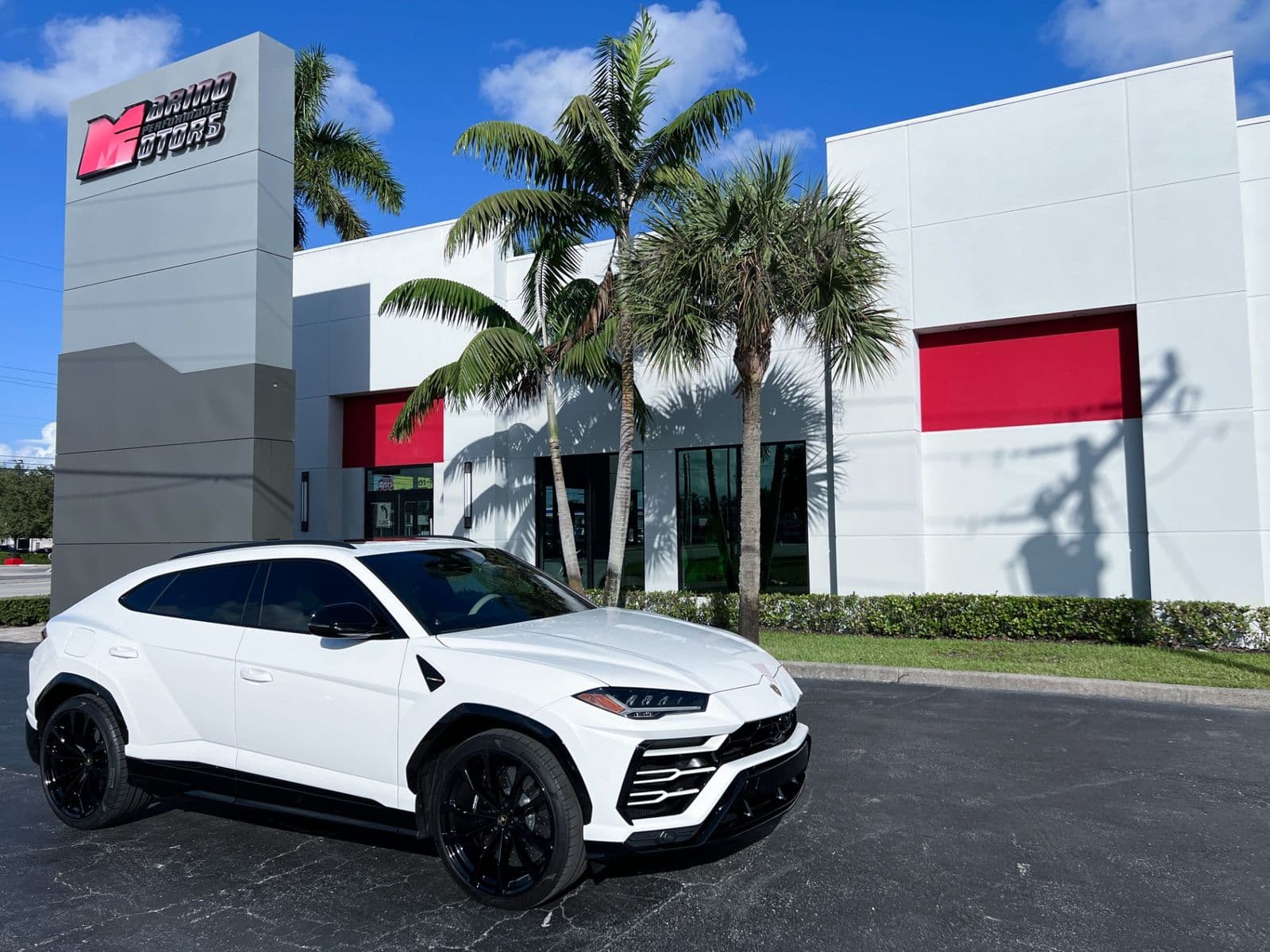 2021 LAMBORGHINI URUS Base