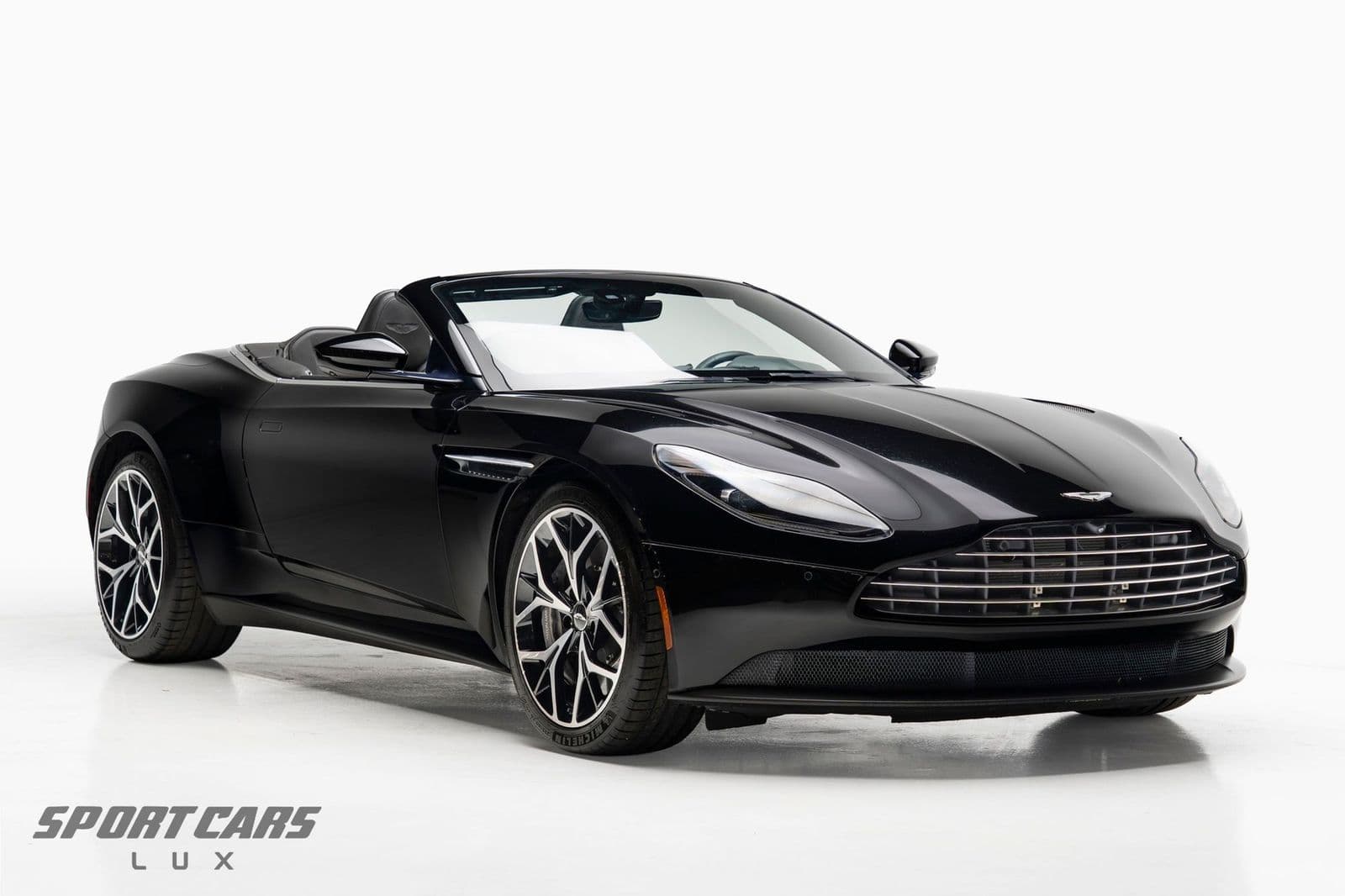 2020 ASTON MARTIN DB11 V8