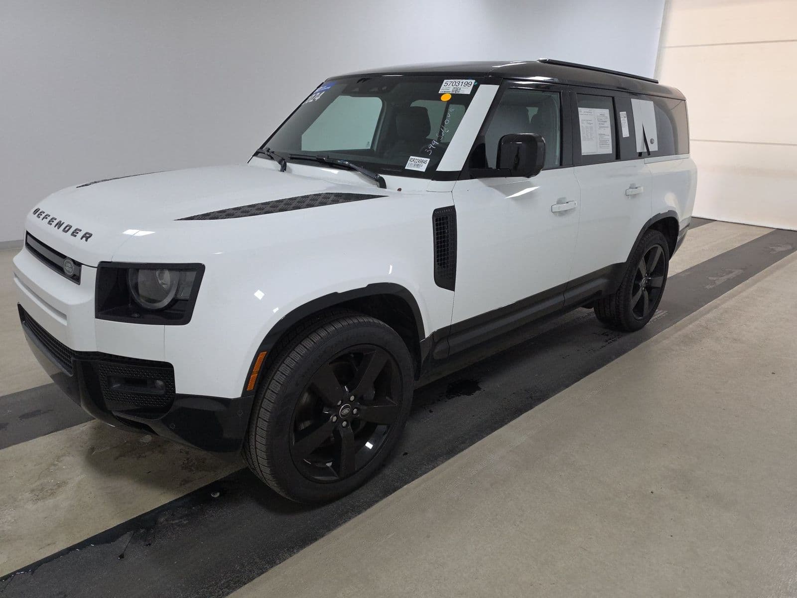 2024 LAND ROVER DEFENDER 130 X-DYNAMIC SE