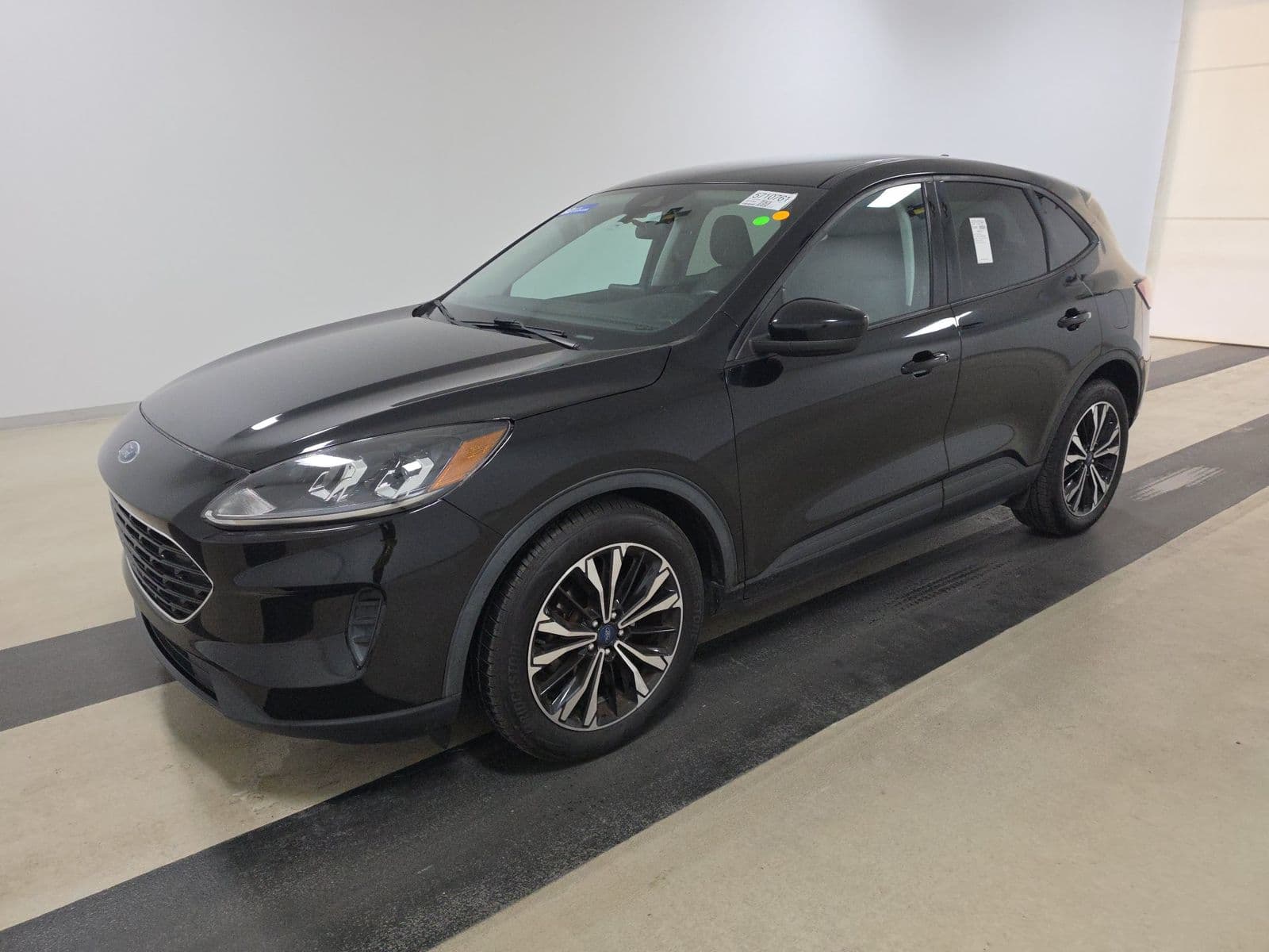 2021 FORD ESCAPE SE 1