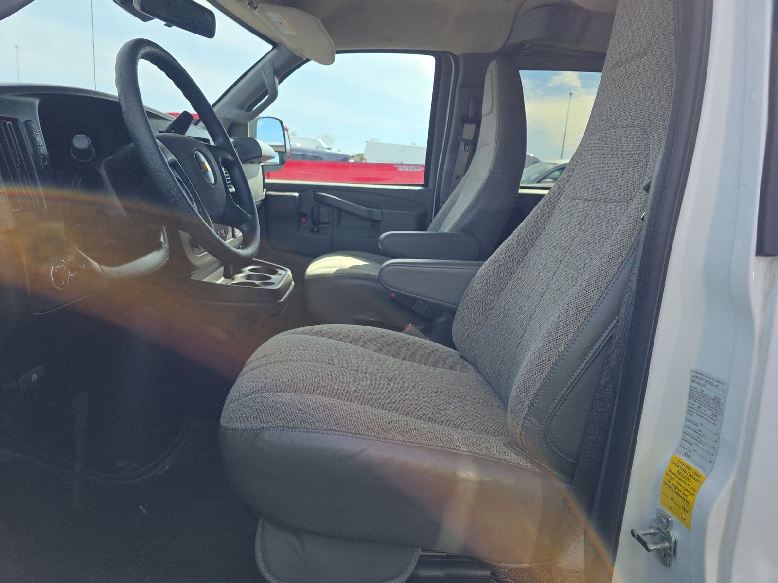 2025 CHEVROLET EXPRESS 3500 LT