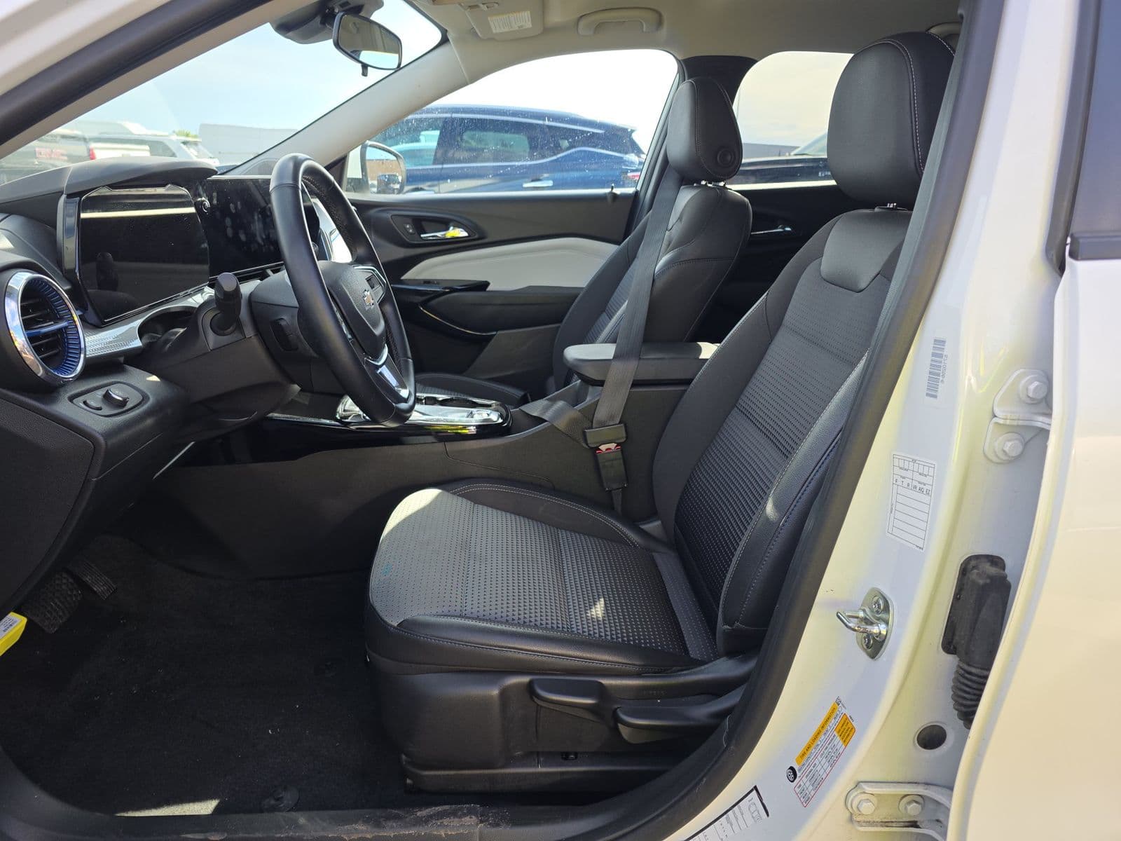 2025 CHEVROLET TRAX LT 1
