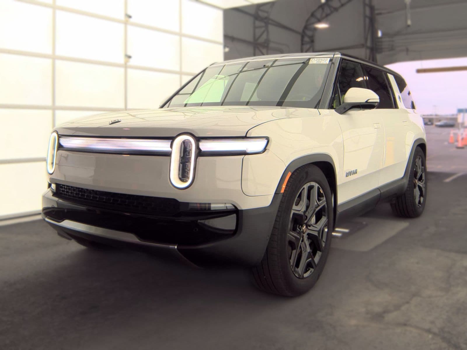 2025 RIVIAN R1S DUAL Standard