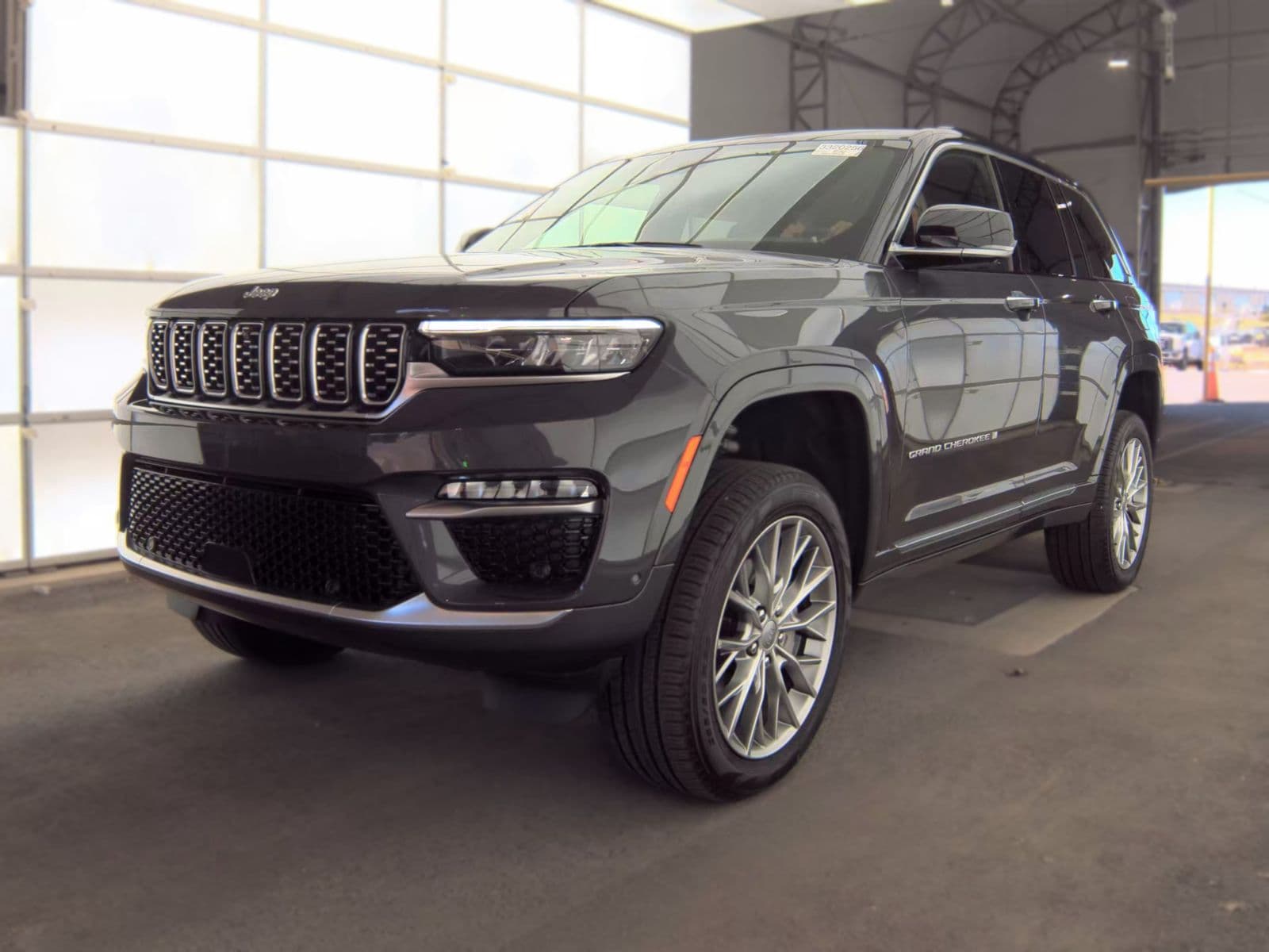 2025 JEEP GRAND CHEROKEE Summit