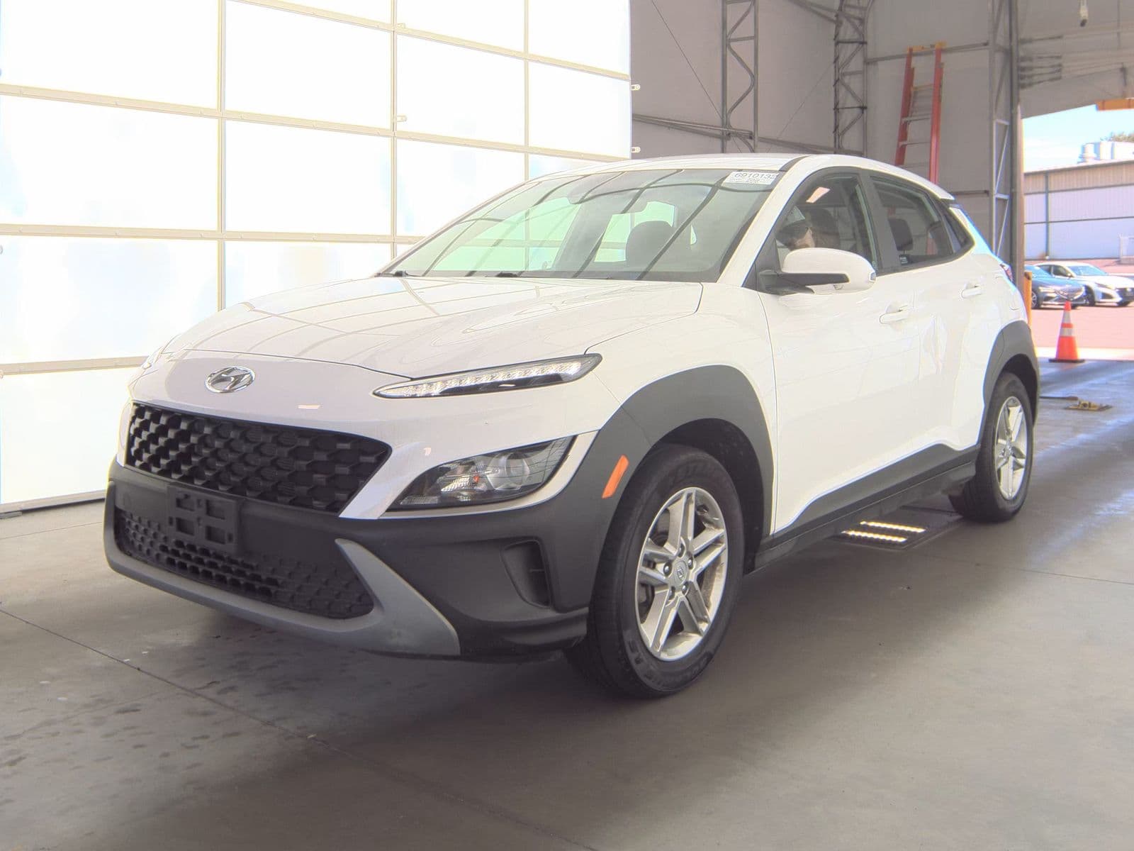 2023 HYUNDAI KONA SE 1