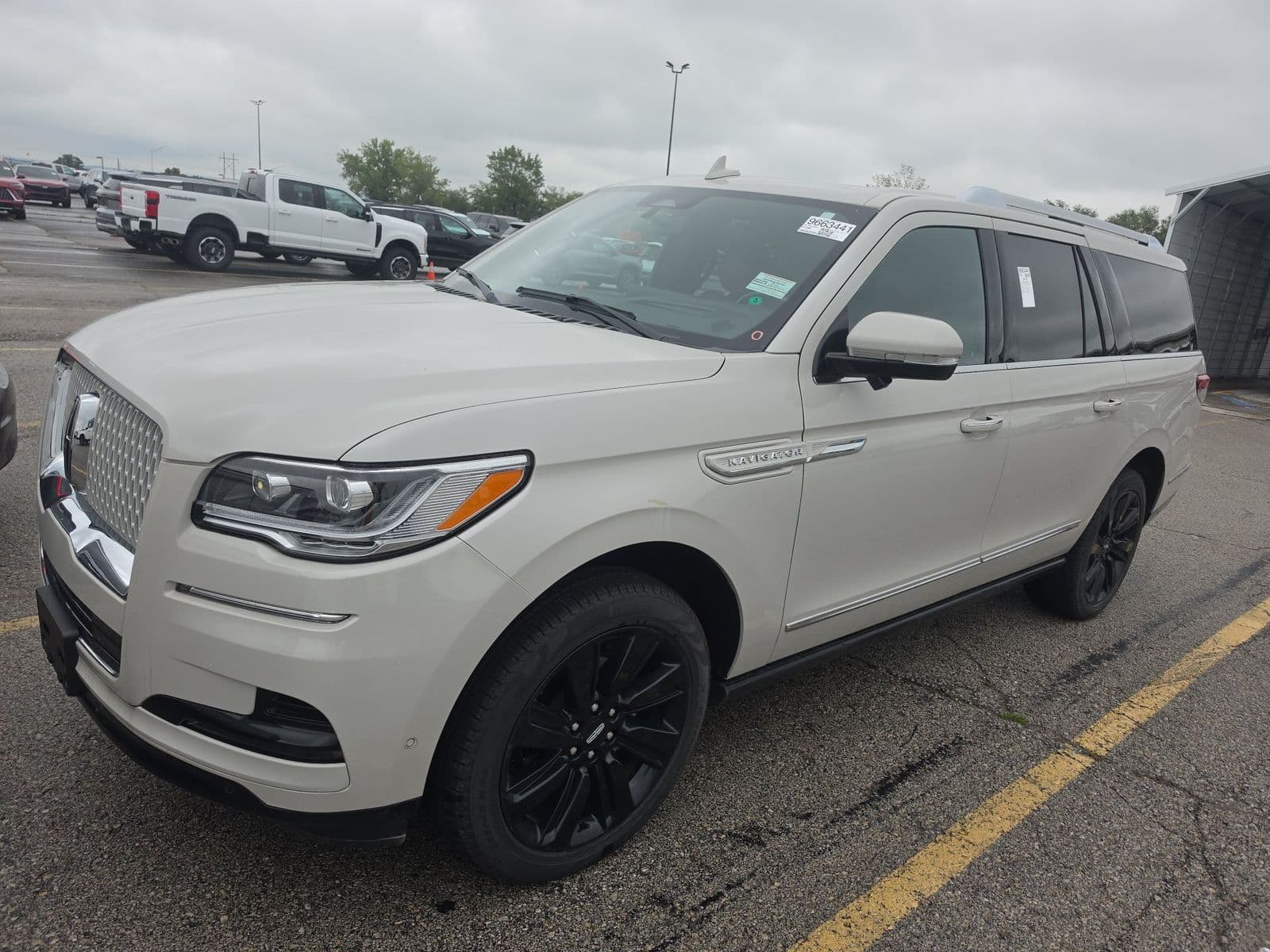 2024 LINCOLN NAVIGATOR L Reserve