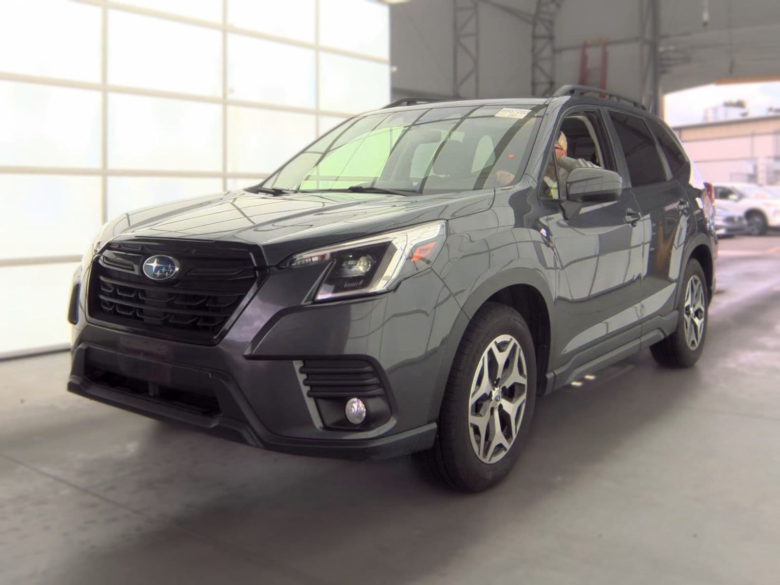2022 SUBARU FORESTER Premium 1