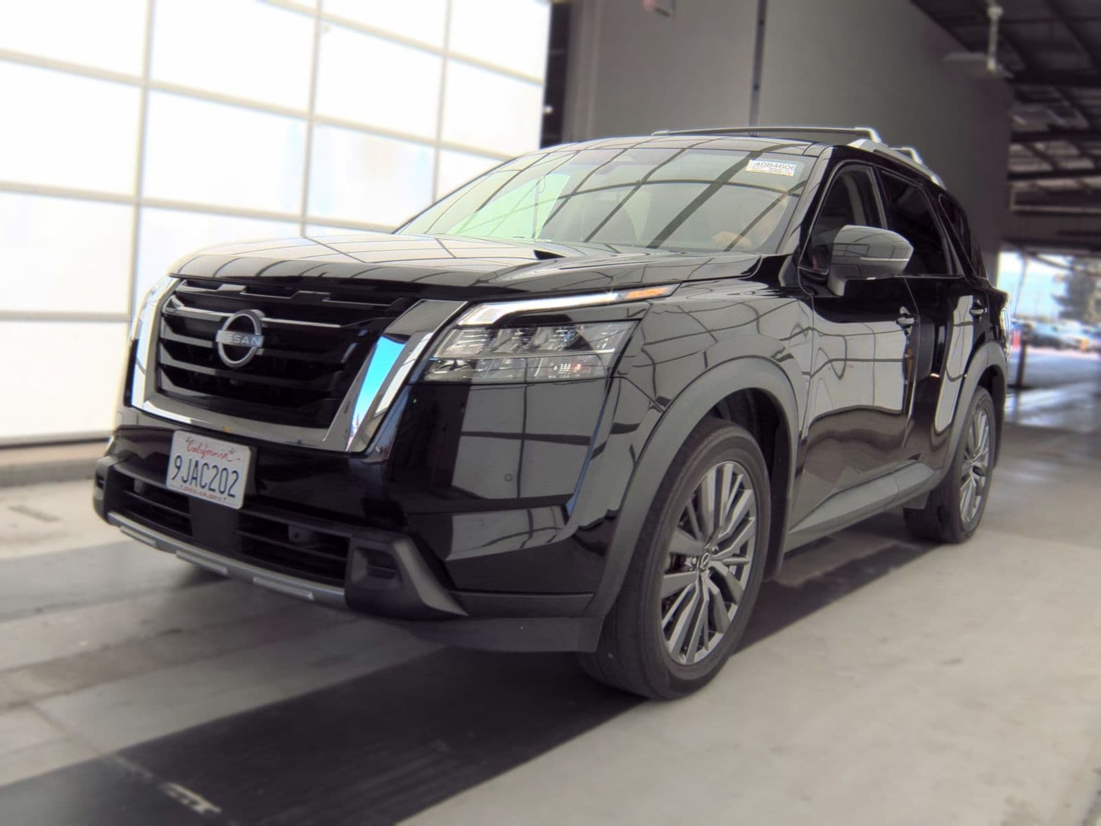 2024 NISSAN PATHFINDER SL