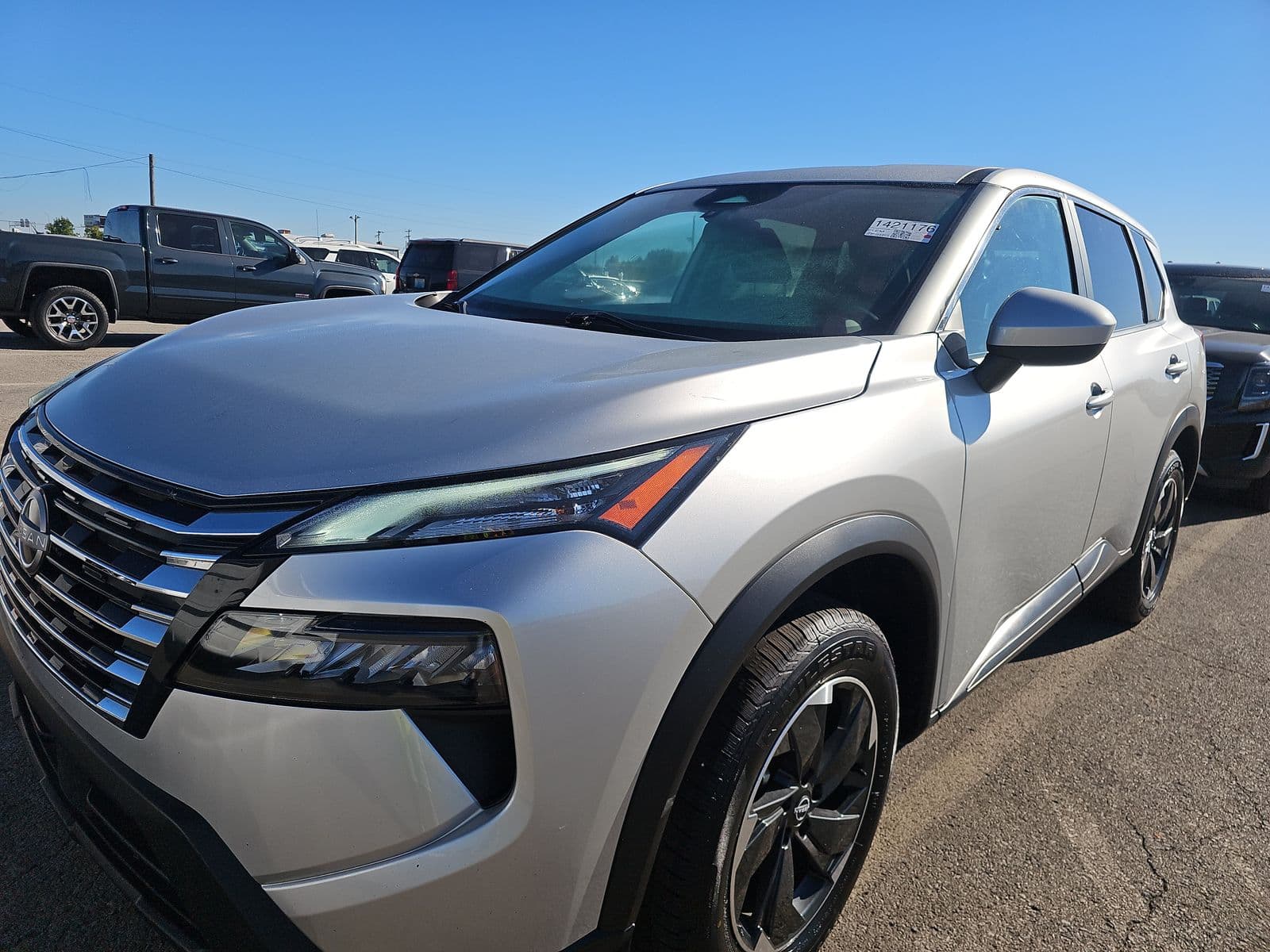 2024 NISSAN ROGUE SV