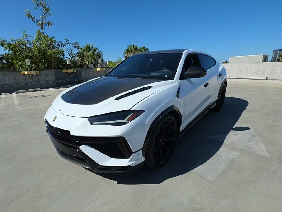 2023 LAMBORGHINI URUS Performante