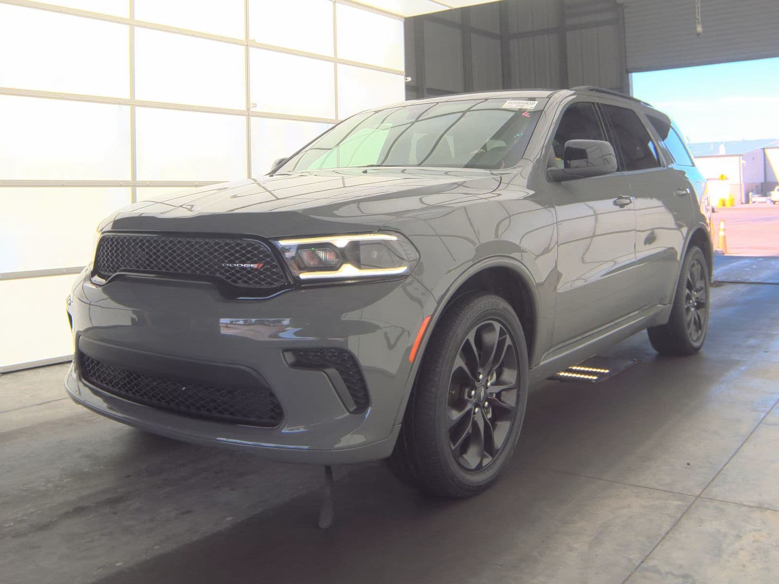 2024 DODGE DURANGO SXT 1