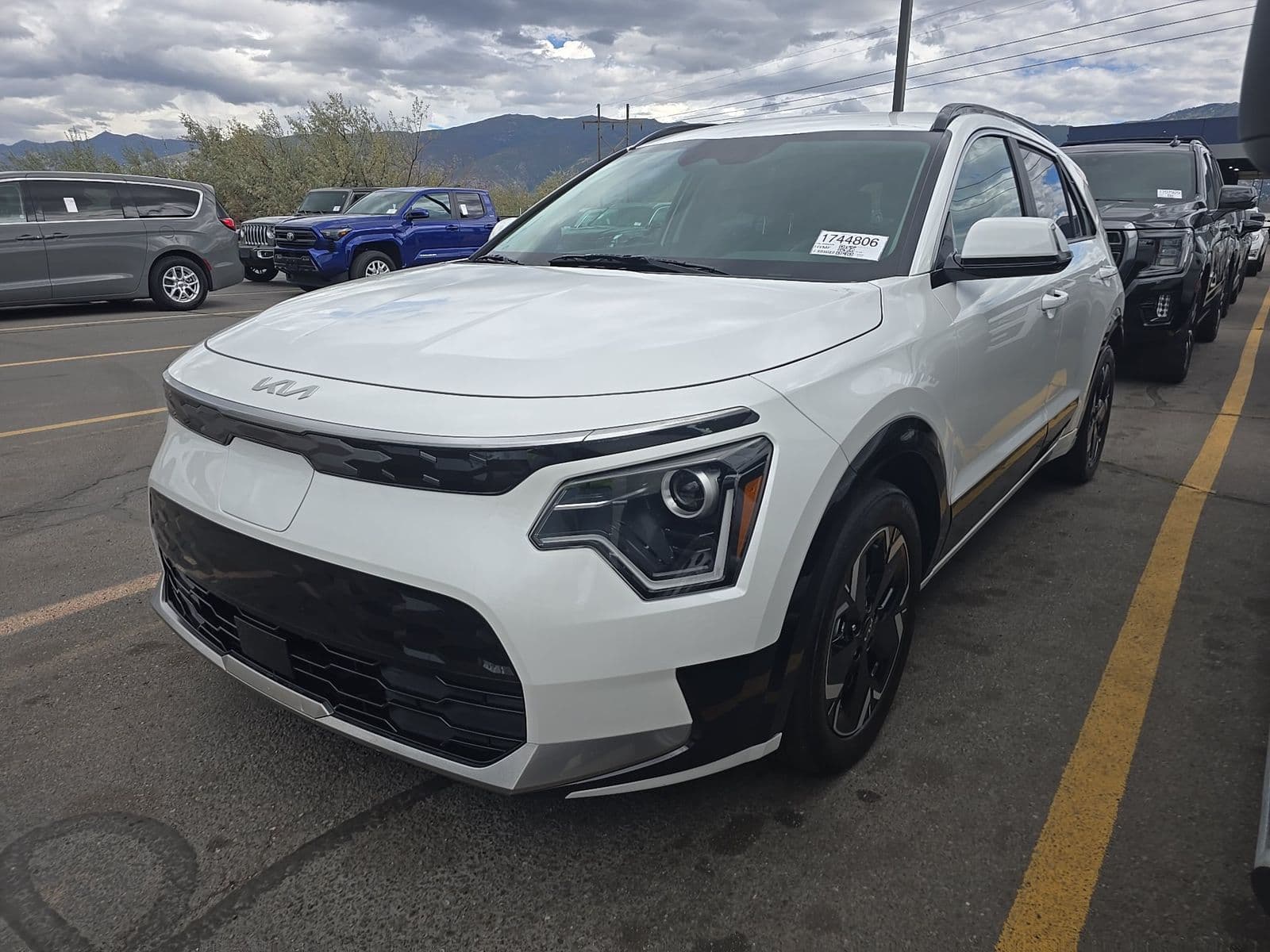 2024 KIA NIRO EV Wind