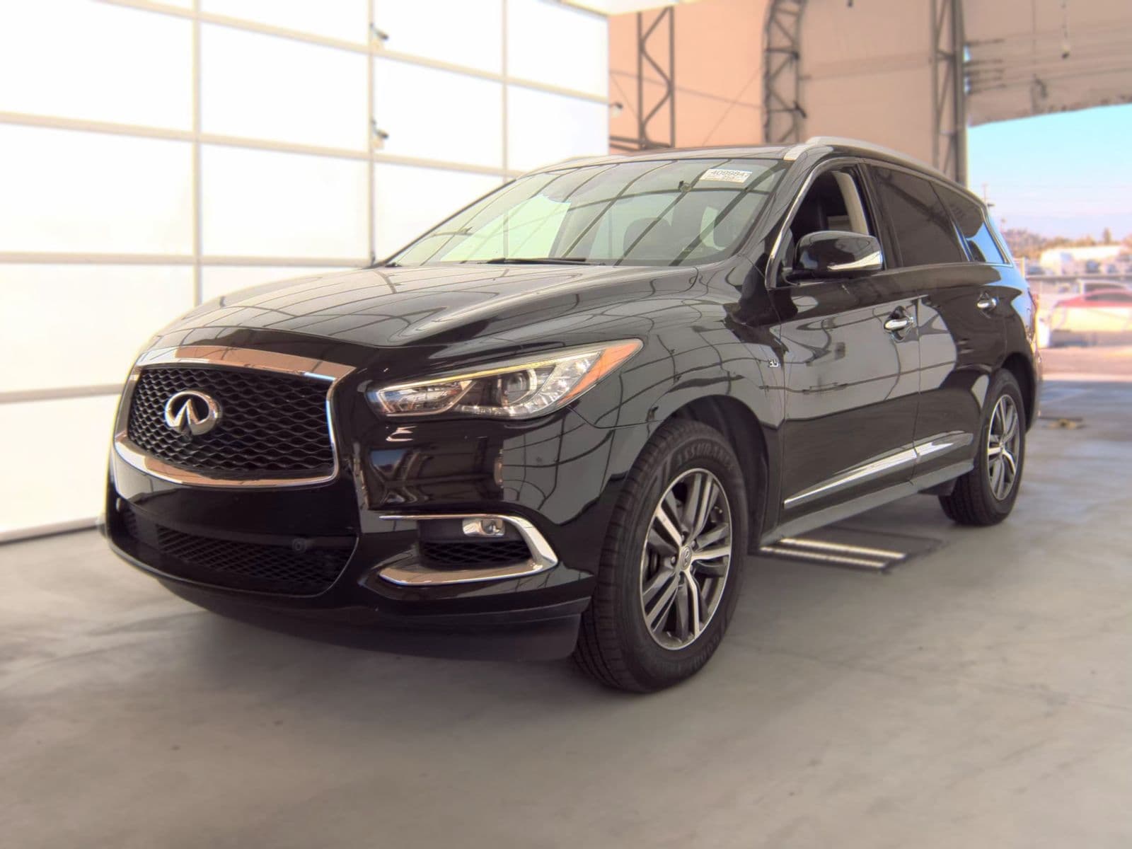 2019 INFINITI QX60 LUXE