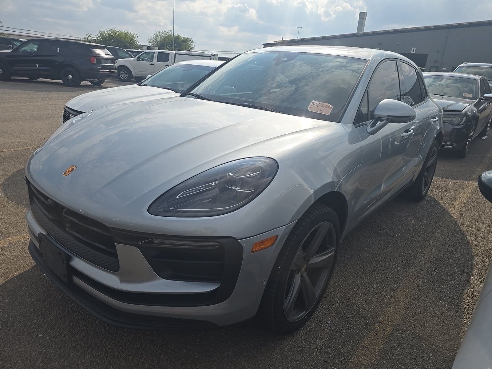 2023 PORSCHE MACAN Base