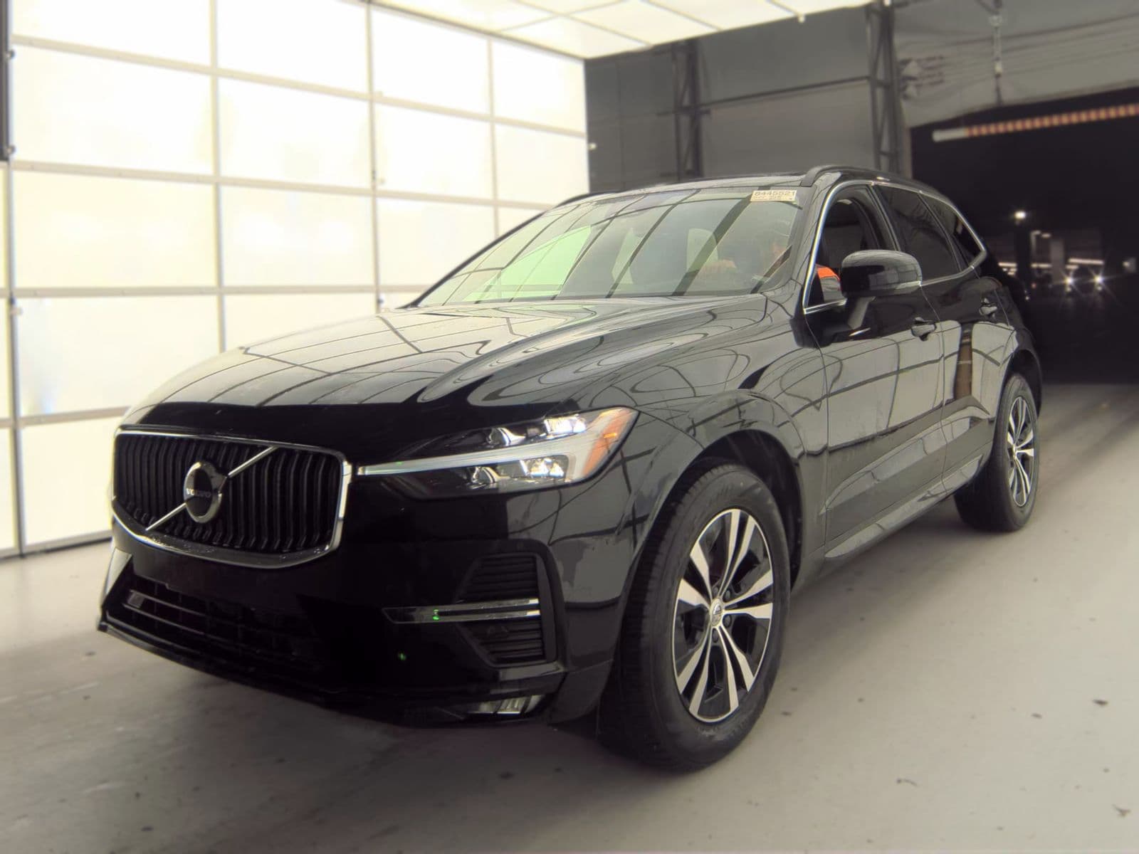 2023 VOLVO XC60 B5 Core