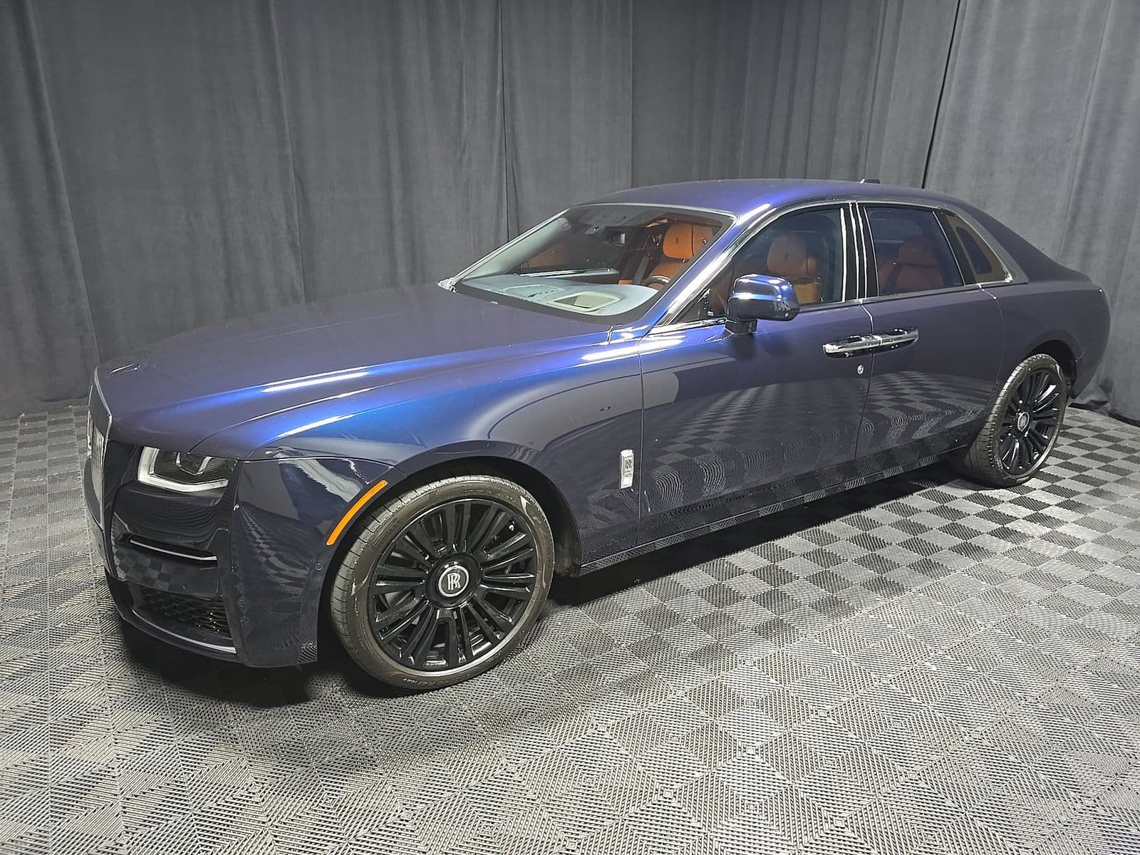 2021 ROLLS-ROYCE GHOST Base