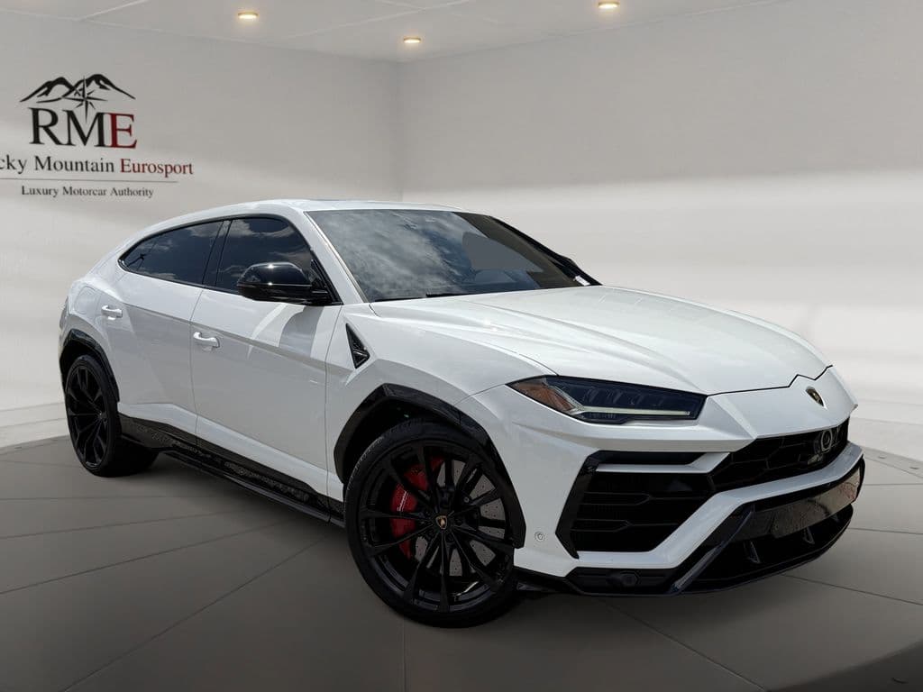 2022 LAMBORGHINI URUS Base