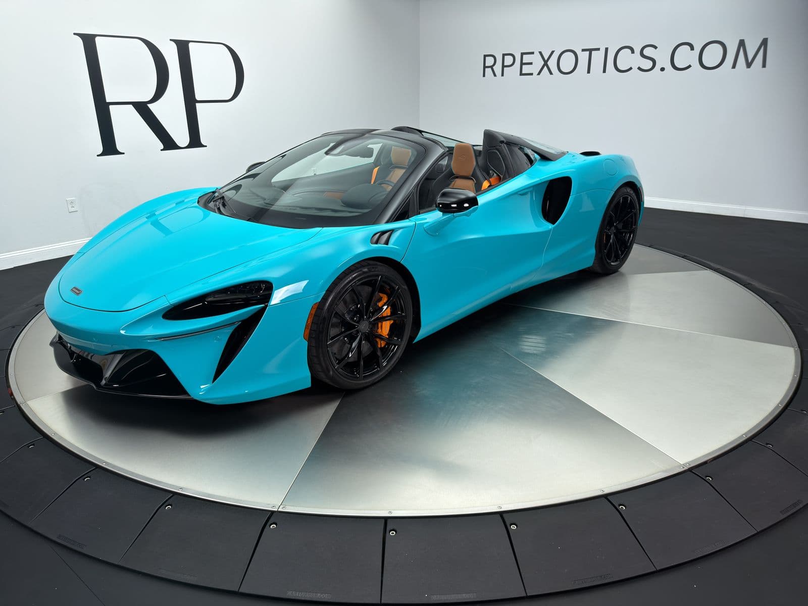 2025 MCLAREN ARTURA
