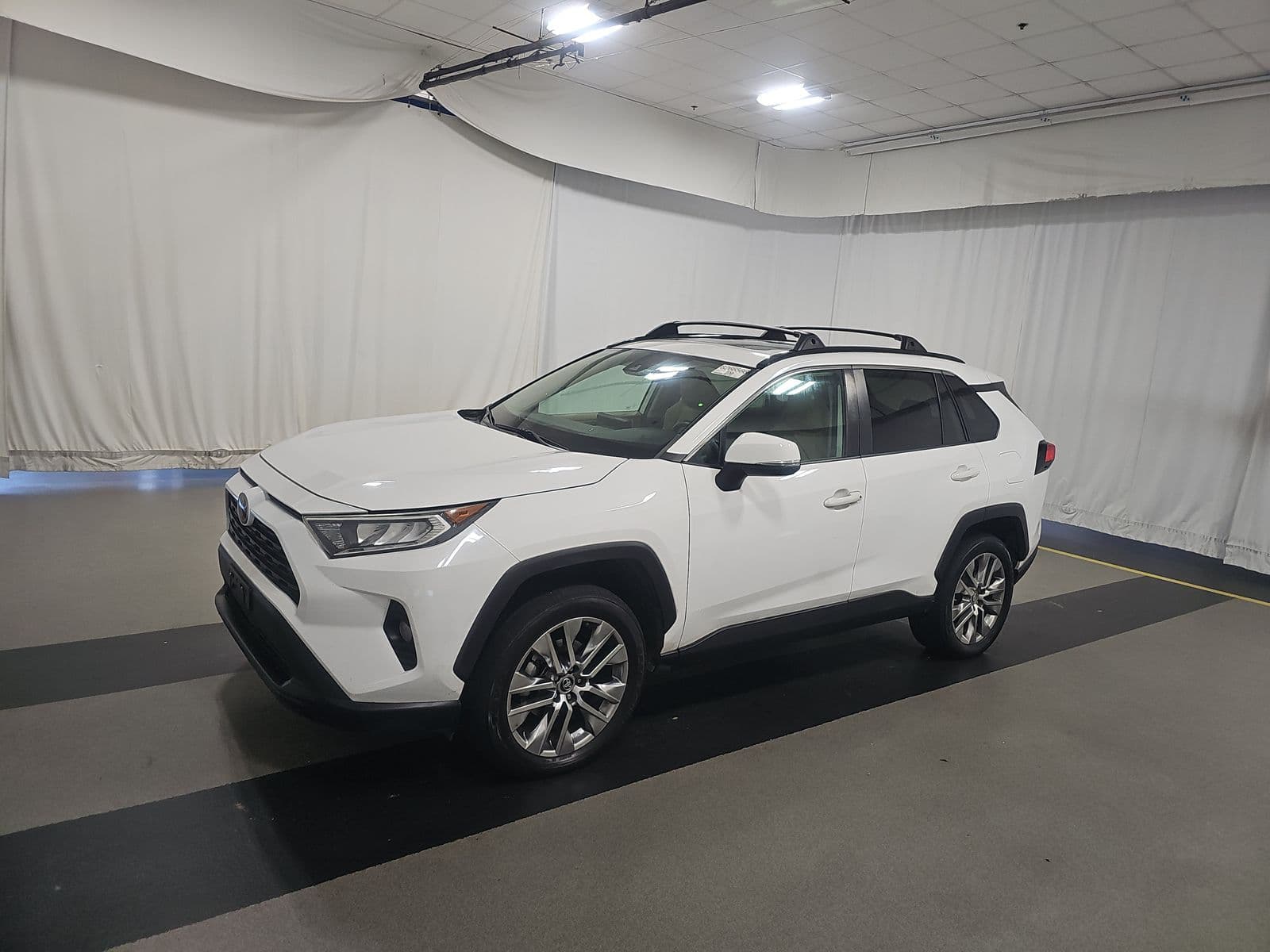 2019 TOYOTA RAV4 XLE Premium