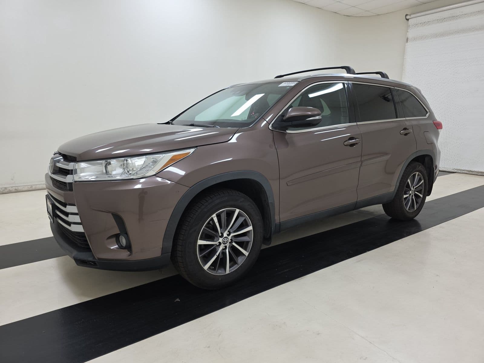 2019 TOYOTA HIGHLANDER XLE