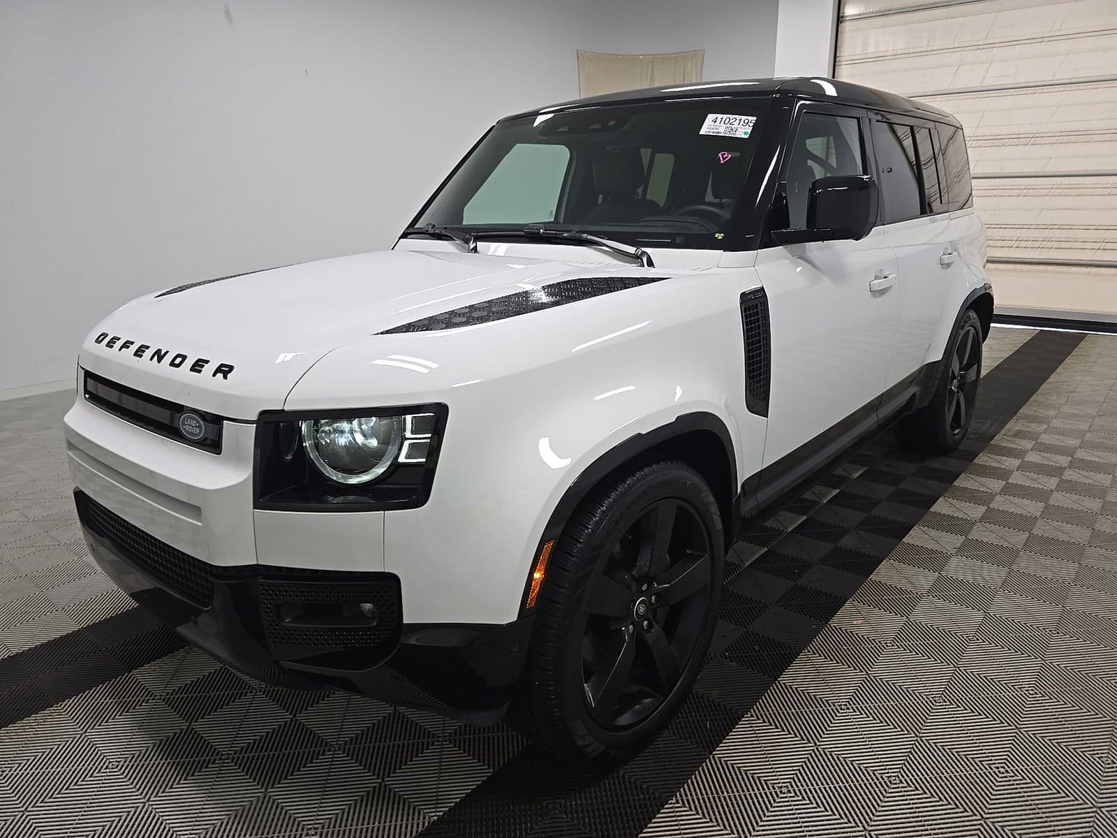 2025 LAND ROVER DEFENDER 110 X-DYNAMIC SE