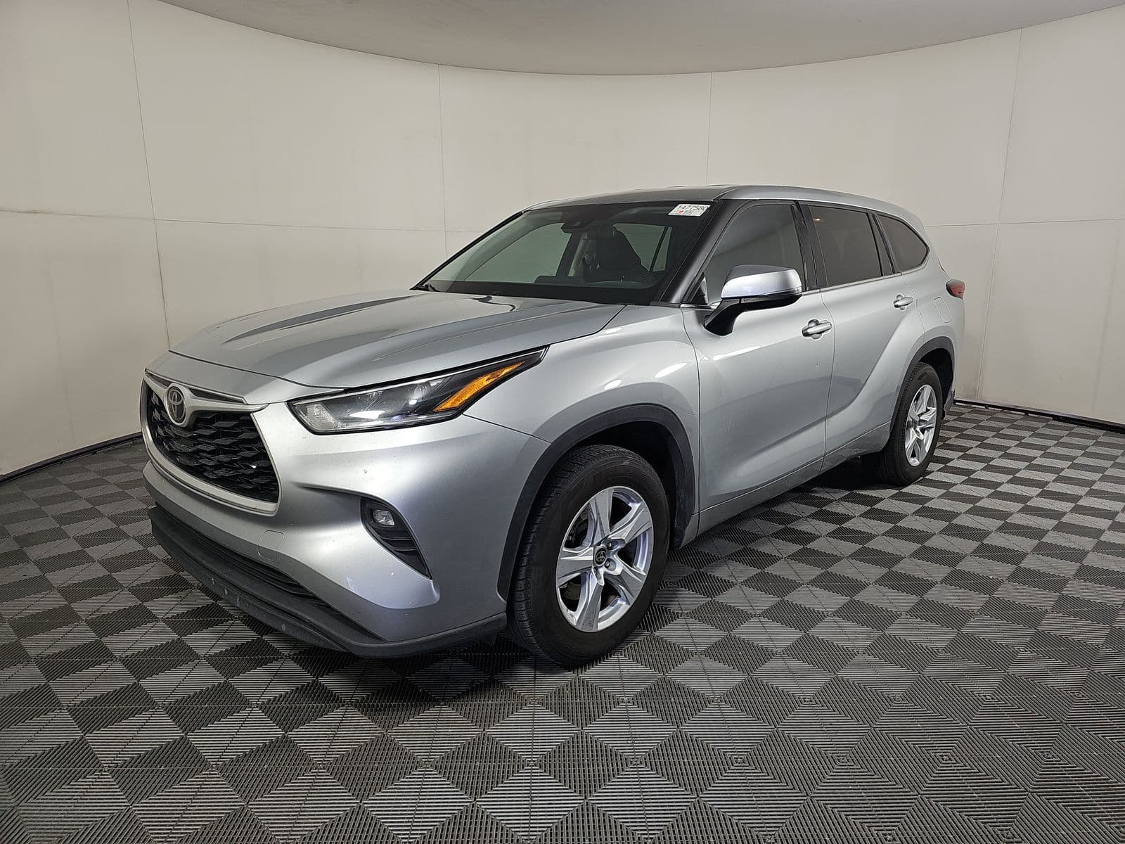2021 TOYOTA HIGHLANDER LE