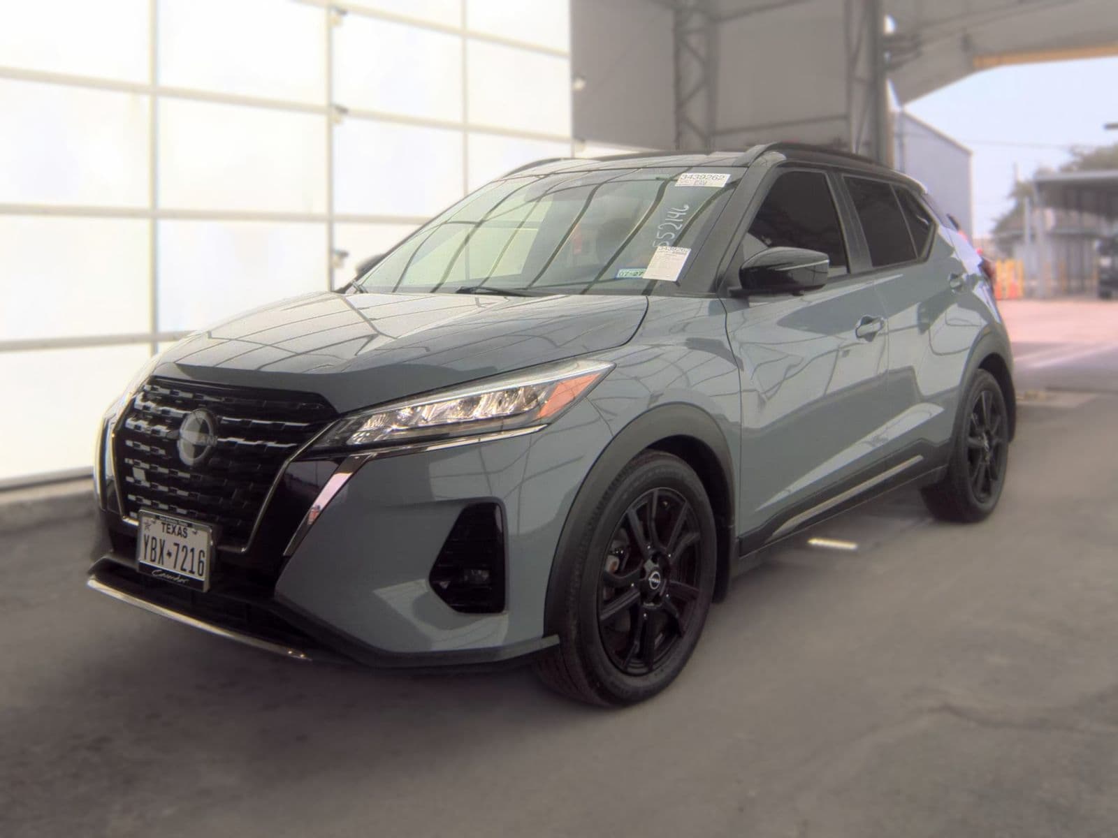 2023 NISSAN KICKS SR