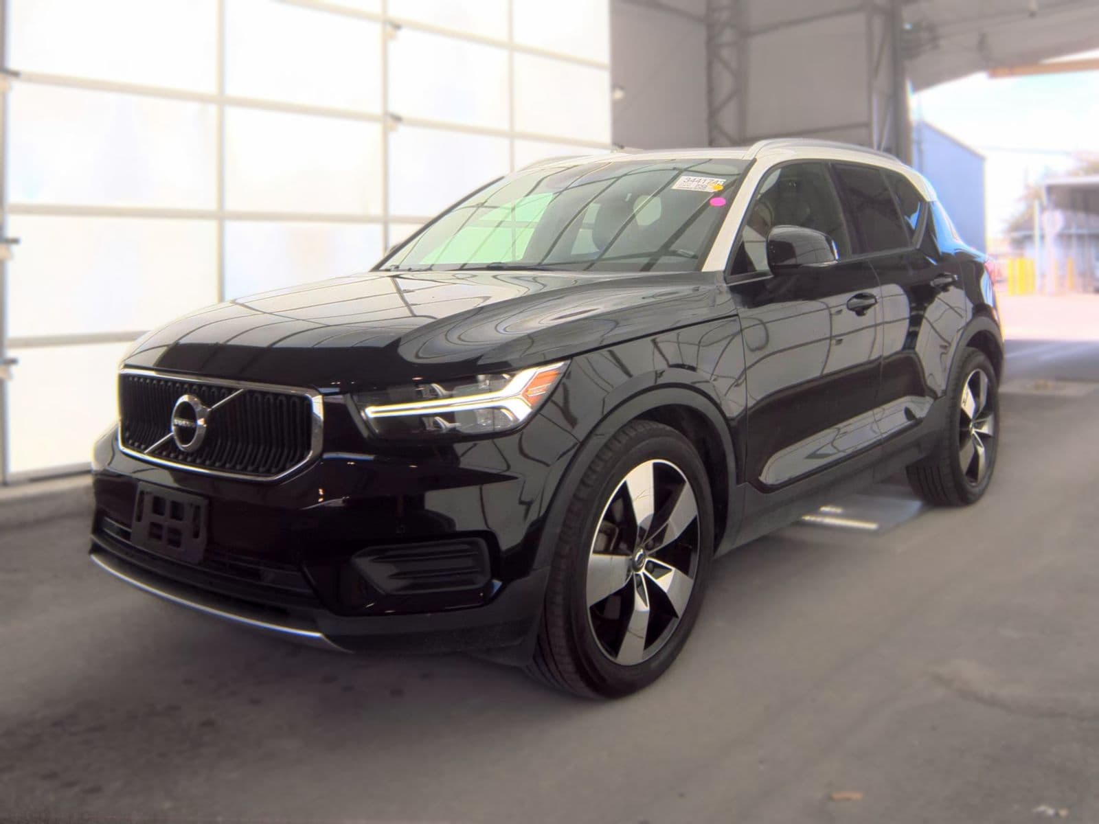 2020 VOLVO XC40 T5 Momentum