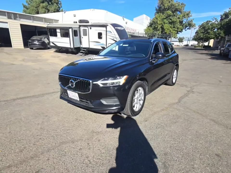 2019 VOLVO XC60 T5 Momentum 1