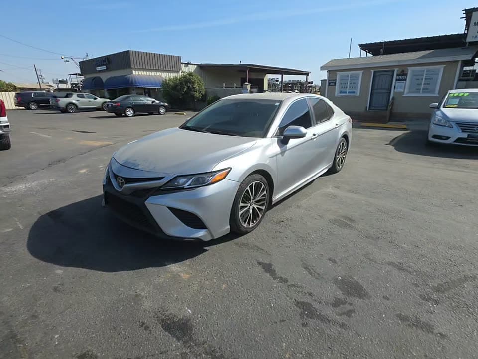 2019 TOYOTA CAMRY SE