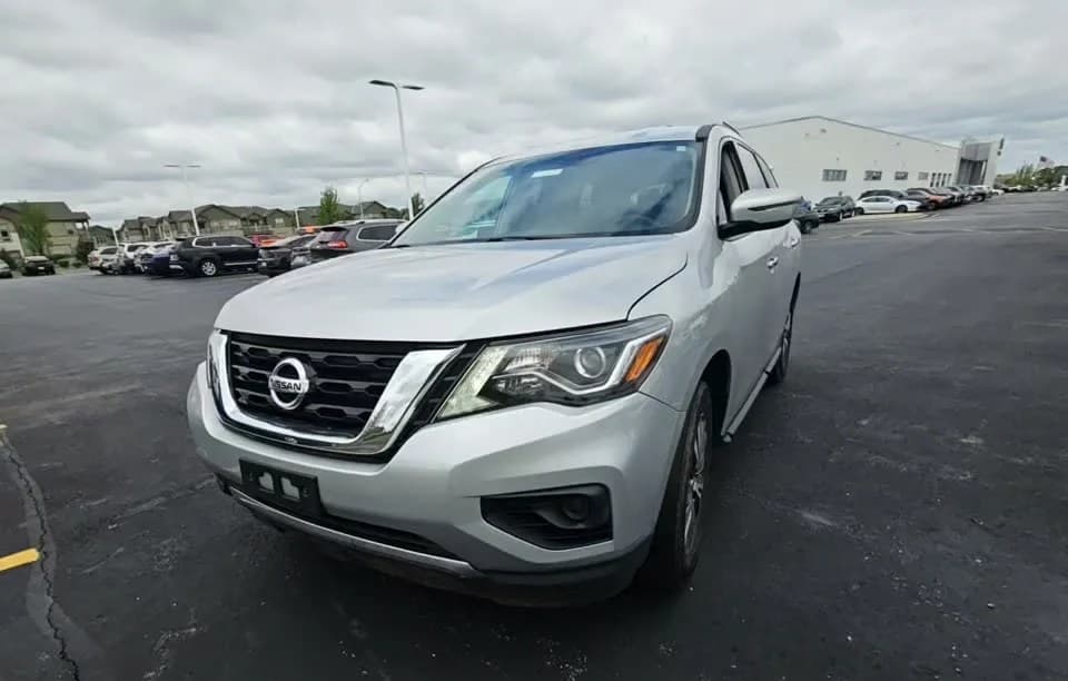 2019 NISSAN PATHFINDER S 1