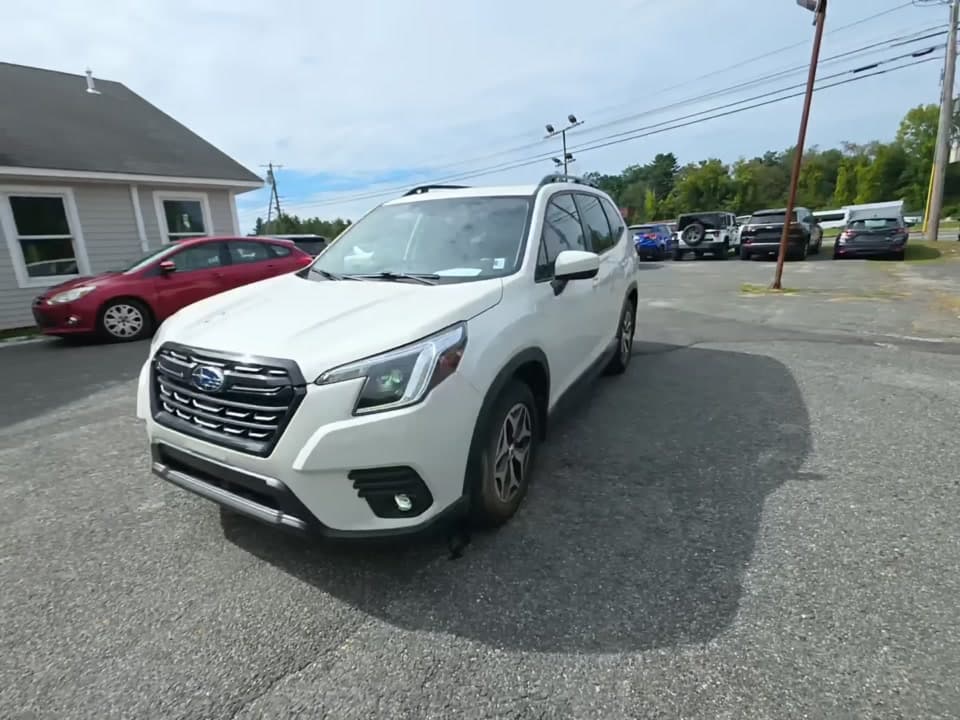 2024 SUBARU FORESTER Premium