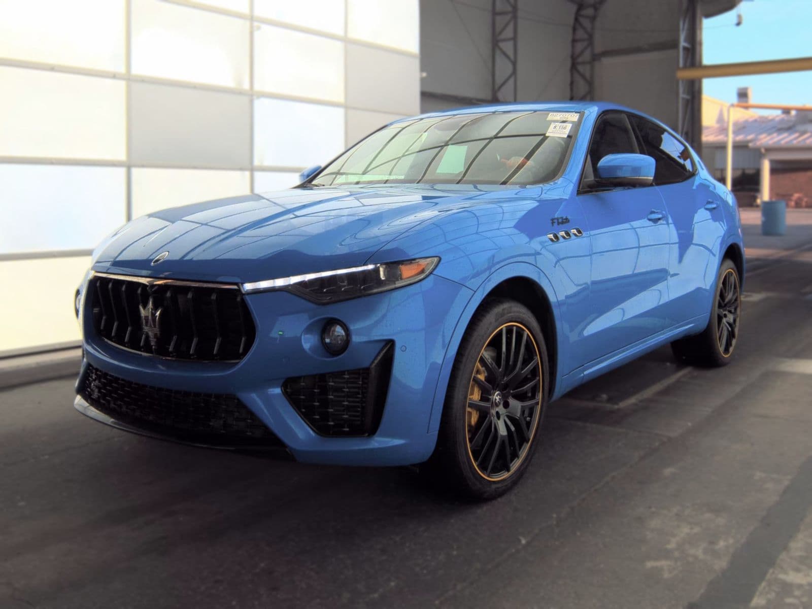 2022 MASERATI LEVANTE F Tributo