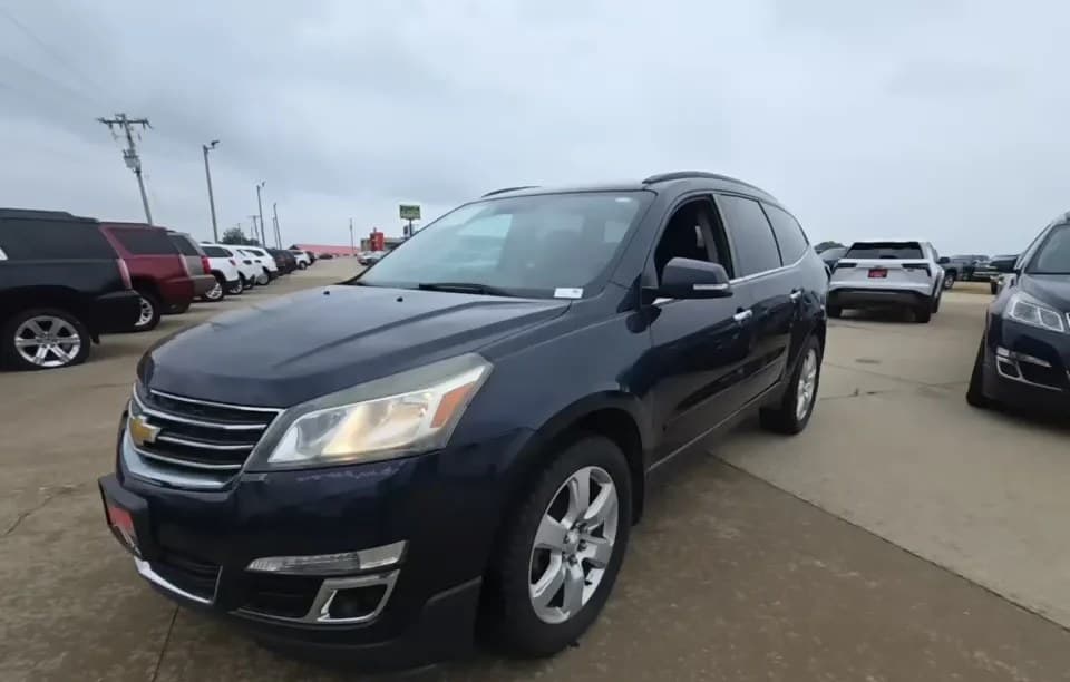 2017 CHEVROLET TRAVERSE LT 1