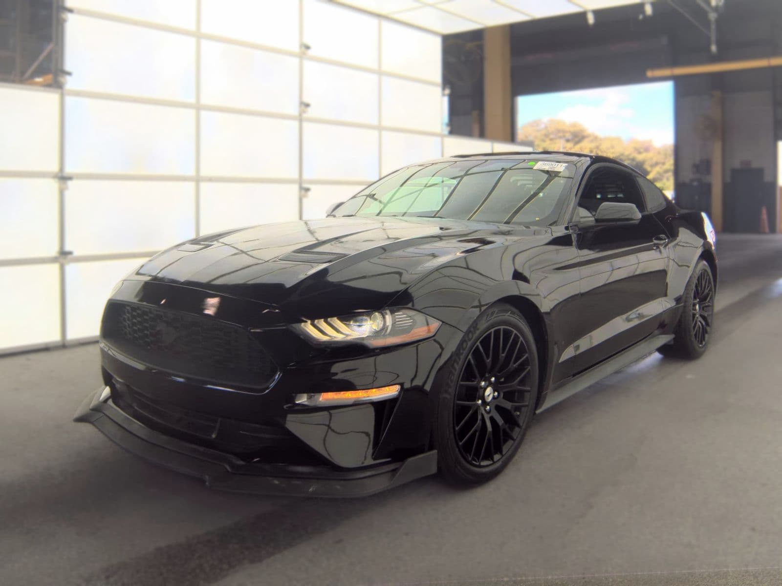 2019 FORD MUSTANG EcoBoost 1