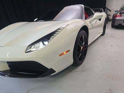 2017 FERRARI 488 Base
