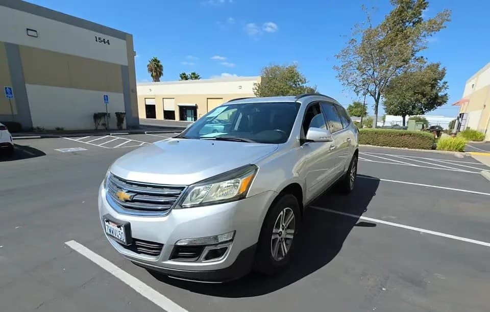 2017 CHEVROLET TRAVERSE LT 1