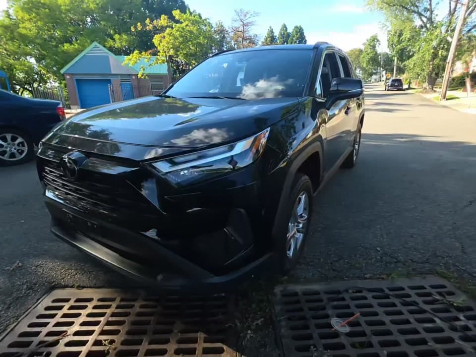 2025 TOYOTA RAV4 XLE