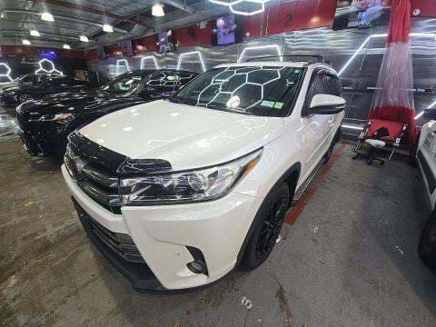 2018 TOYOTA HIGHLANDER LIMITED Platinum