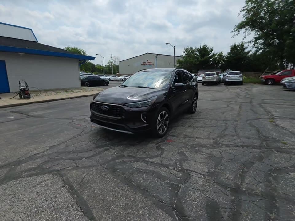 2023 FORD ESCAPE Platinum 1
