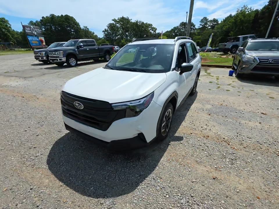 2025 SUBARU FORESTER Base