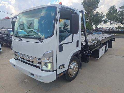 2022 ISUZU NRR Base
