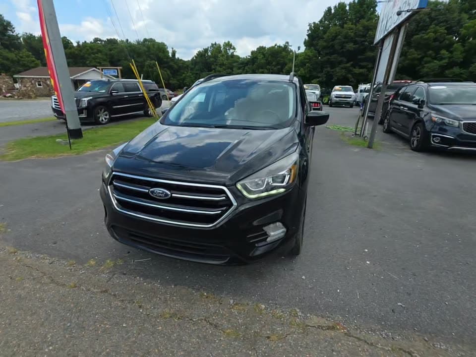 2019 FORD ESCAPE SE 1