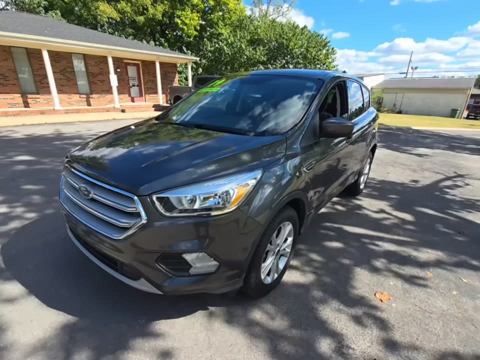 2019 FORD ESCAPE SE 1