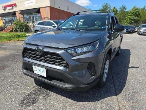 2020 TOYOTA RAV4 LE 1