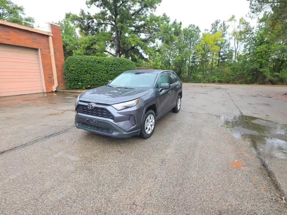 2025 TOYOTA RAV4 LE